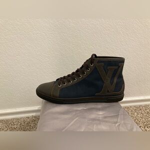 Original Monogram Louis Vuitton Leather High Top Sneakers/ size 7 but fits an 8